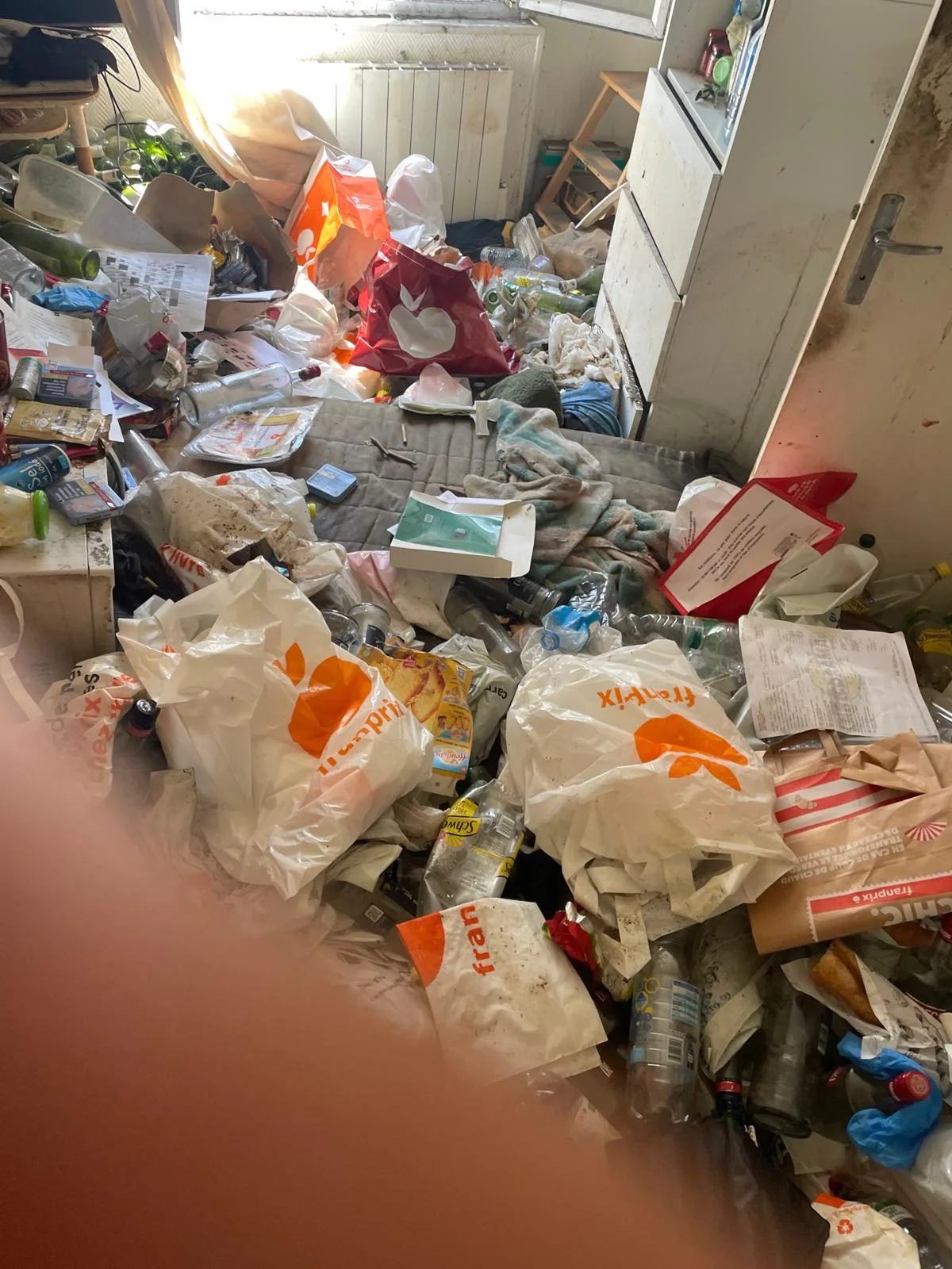 Que faire si plusieurs logements du même immeuble sont touchés par l’insalubrité : l’action de SOS DC à Vitry-sur-Seine et ses environs